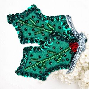 6555. Beaded Christmas Holly Brooch